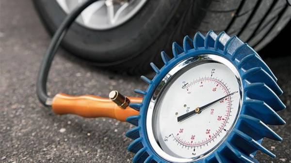 Российским автомобилистам объяснили, почему даже новые шины могут спускать в жаркую погоду