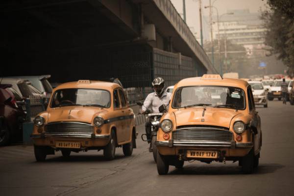 Король индийских дорог: в лабиринте машин и людей более полувека царила одна машина - Hindustan Ambassador
