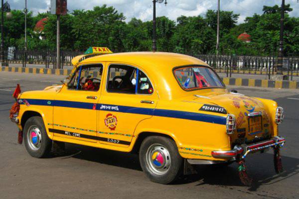 Король индийских дорог: в лабиринте машин и людей более полувека царила одна машина - Hindustan Ambassador