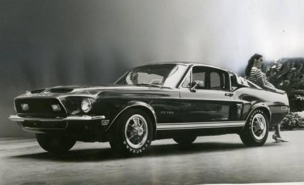 Компания SpeedKore анонсировала выпуск в июне точной копии легендарного мускул-кара Shelby GT500 Mustang 1967 года с кузовом из карбона