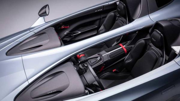 Aston Martin представил суперкар V12 Speedster без крыши и лобового стекла: за модель ограниченного выпуска придется заплатить почти миллион долларов 