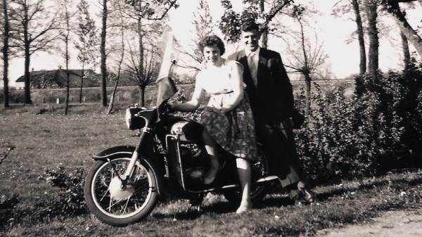 На 90-летие дедушке сделали бесценный подарок: восстановили его любимый мотоцикл DKW, который простоял 60 лет