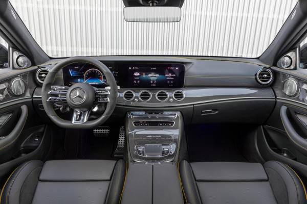 Решетка Panamericana, арочные колесные арки: Mercedes обновил седан и универсал 2021 AMG E 63