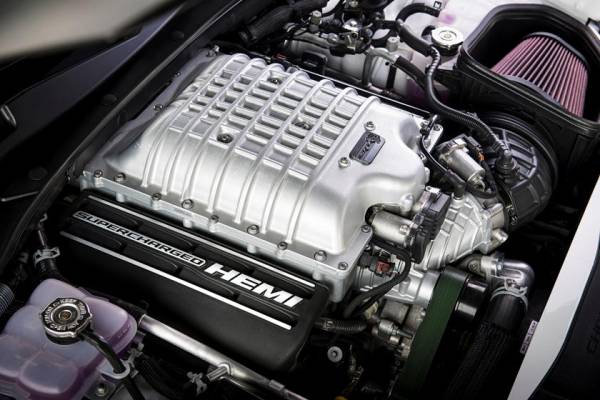 Под капотом - мощный турбодвигатель: Dodge показал новый самый быстрый серийный седан 2021 Dodge Charger SRT Hellcat Redeye