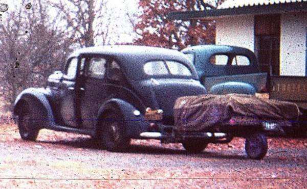 Ford Tudor 1937 года - удивительный автомобиль с одноколесным прицепом. На одометре раритета всего 2000 миль