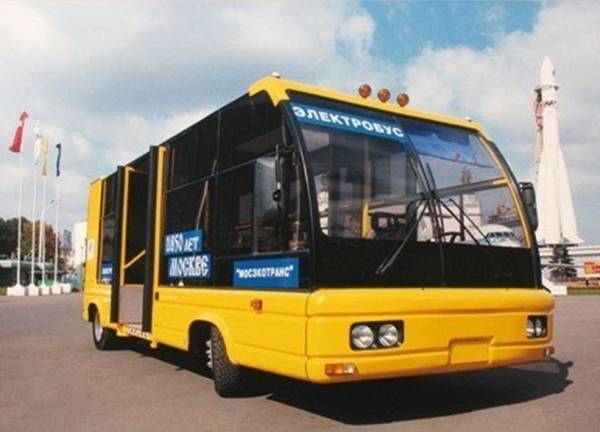 Яркие и красивые электробусы совершенно бесплатно возят всех посетителей ВДНХ с 24 июня