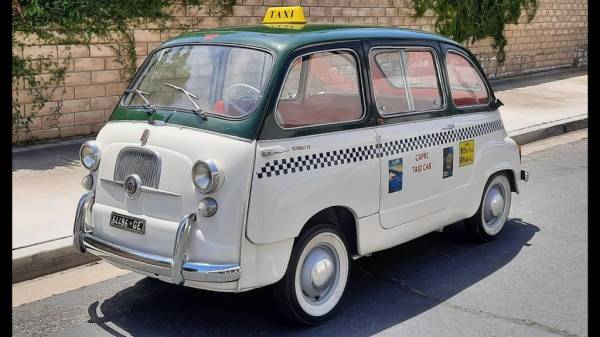 Туринское такси: маленький Fiat 600D 1967 года способен доставить с комфортом четырех взрослых людей (видео)