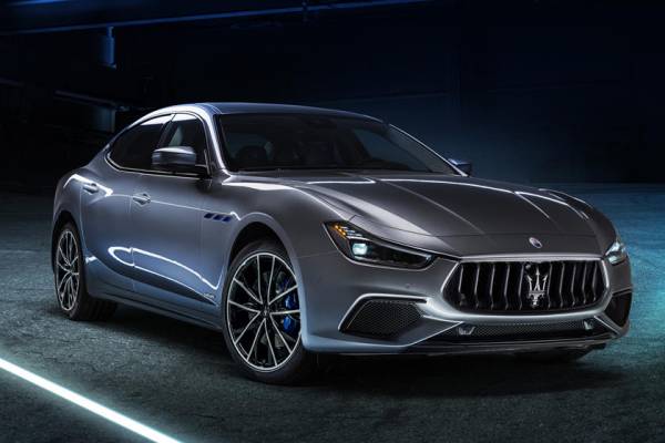 Наконец показали обновленный интерьер и экстерьер: встречайте новый гибрид Maserati Ghibli 2021 года