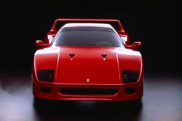 Ferrari может создать реинкарнацию модели F40: компания планирует появление уникального суперкара SP42