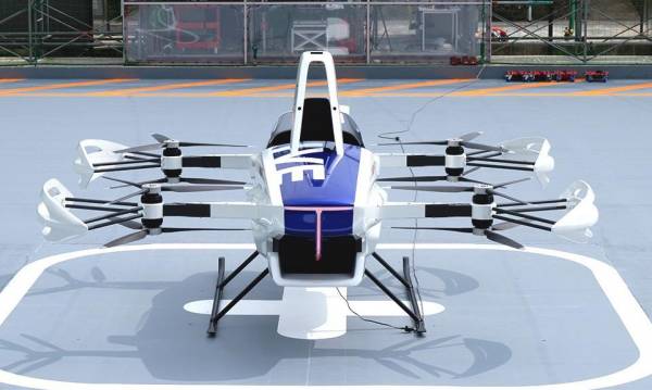 Кинематографическое будущее: в Японии провели первый тестовый полет летающего автомобиля