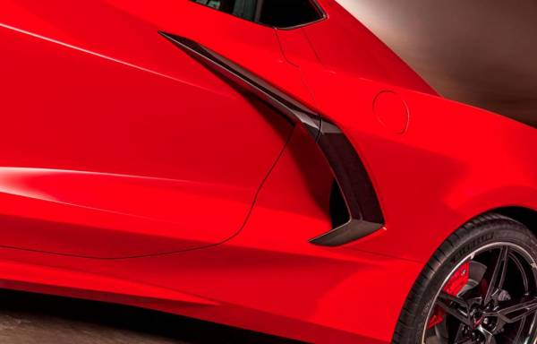 Раскрыт очередной секрет: Chevrolet Corvette Z06 2022 года получит три варианта антикрыла и другие обновления