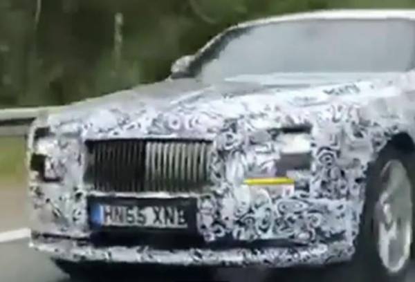 На тестах замечен загадочный прототип универсала Rolls-Royce: шпионские фотографии попали в Сеть