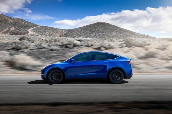 Станет самым дешевым вариантом с большим пробегом: началось пробное производство Tesla Y Long Range RWD