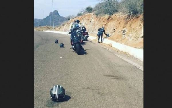 Недавно ехала за рулем и увидела мотоциклетный шлем, лежащий на дороге: муж объяснил, что в таком случае нужно немедленно остановиться