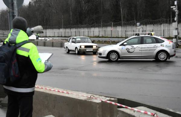 "Не соблюдают дистанцию, правила, создают помехи": беспилотным автомобилям выделят отдельную полосу на дорогах России