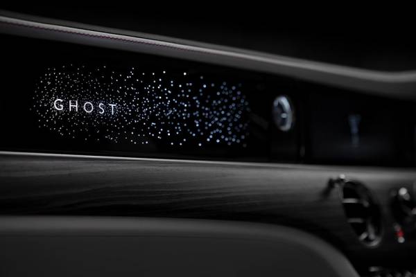 Тишина оказалась неприятной: от прототипов Rolls-Royce Ghost люди "дезориентировались"