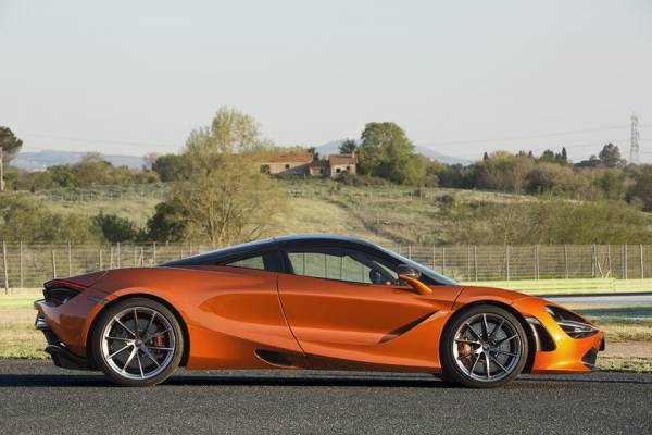 Дизайн выглядит эволюцией 570S: новый супергибрид McLaren (фото патентных рисунков)