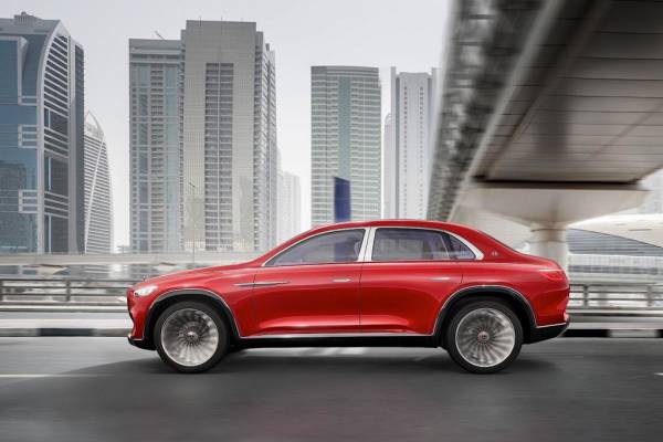 В Mercedes-Benz придумали новый сегмент автомобилей: спортивный внедорожник Mercedes-Maybach SUL Daimler поступил в производство
