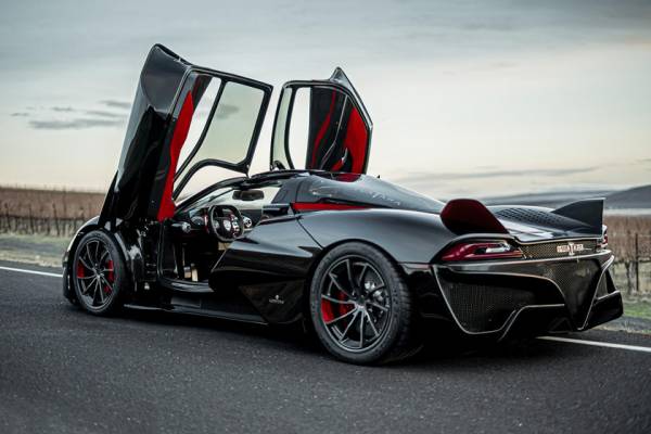 Bugatti Chiron может быть свергнут с пьедестала: американский суперкар SSC Tuatara намерен обновить мировой рекорд скорости