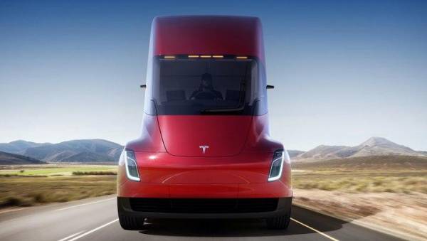 Ожидаем в 2021-м: электрогрузовик Tesla Semi будет иметь рекордный запас хода