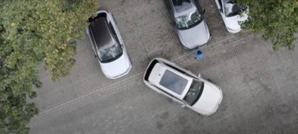 Парковка без водителя за рулем: Volkswagen научил Touareg парковаться самостоятельно (видео)