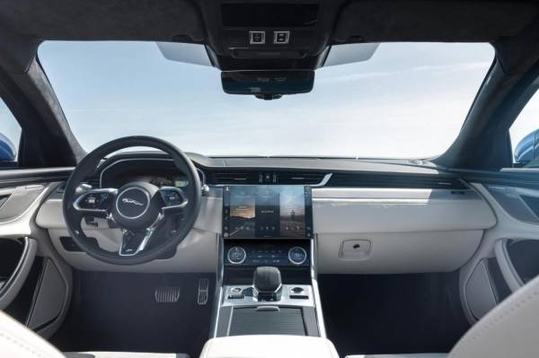 Jaguar XE и XF ждет трудное будущее: автоконцерн JLR готовит молодежный хэтчбек вместо седанов