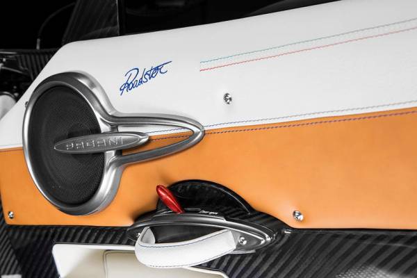 Последний из 100: марка Pagani попрощалась с ультраэксклюзивным родстером Huayra