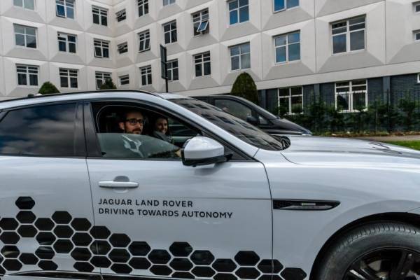 Испытание технологий: Jaguar Land Rover построит "умный" город для тестирования автомобилей без водителя