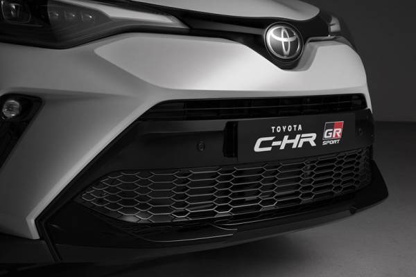 Более спортивный дизайн: субкомпактный кроссовер Toyota C-HR обзавелся версией GR Sport