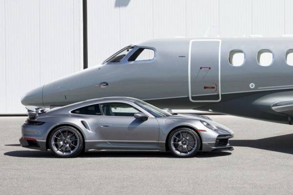 Пара называется «Дуэт»: Porsche представил эксклюзивный 911 Turbo S в стиле бизнес-джета
