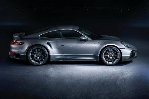 Пара называется «Дуэт»: Porsche представил эксклюзивный 911 Turbo S в стиле бизнес-джета