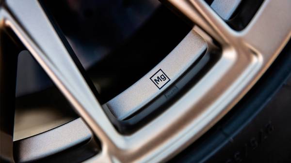 Осталось несколько месяцев: в моделях Cadillac Blackwing 2022 года будут использоваться новые магниевые колеса