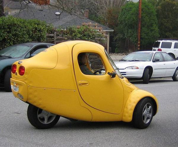 Людям нравятся маленькие машины, но в мире существуют и совсем миниатюрные экземпляры – Trident, Renault Twizy и другие