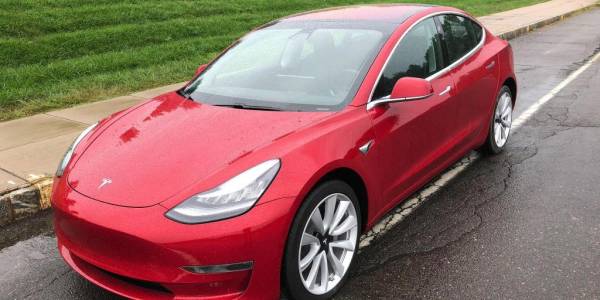 Сэкономить больше не получится: дешевая Tesla Model 3 за $ 35 000 уходит с рынка