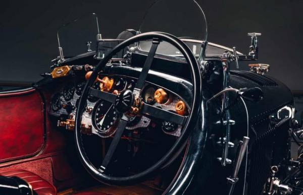 Bentley представила прототип Car Zero лимитированным выпуском в 12 автомобилей