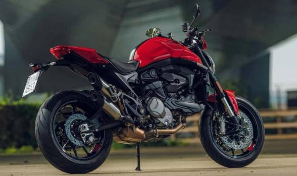 Обновленный Ducati Monster: каким мотоцикл увидят поклонники бренда в 2021 году