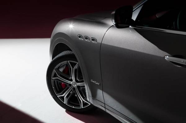 Новая решетка радиатора и современный дизайн: Maserati модернизировала экстерьер и интерьер трех авто