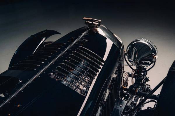 Выглядит совершенно великолепно: Bentley представила первую за 90 лет копию своего «суперкара» из 1920-х