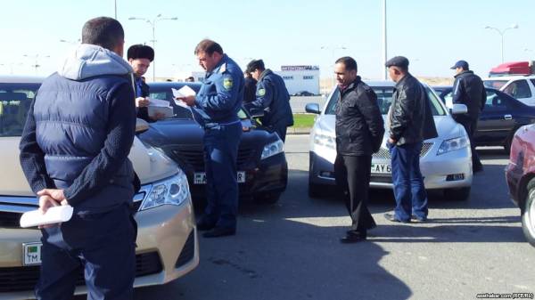 Перекрасить в цвет авто: в Туркменистане запретили черные детали на машинах (даже если они заводские)