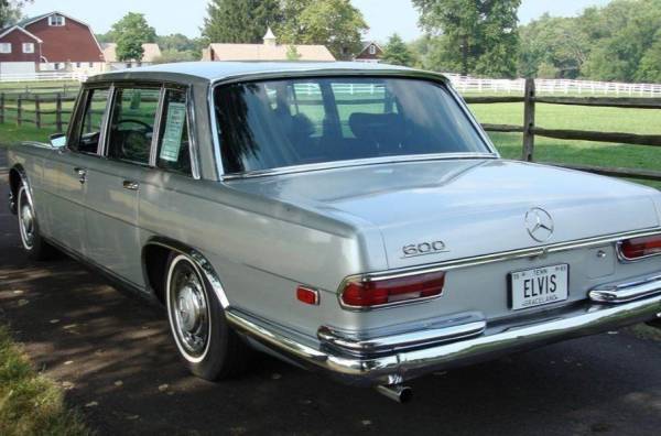 Mercedes-Benz Элвиса Пресли выставлен на аукцион. Будущему владельцу в комплекте с авто достанутся пластинки