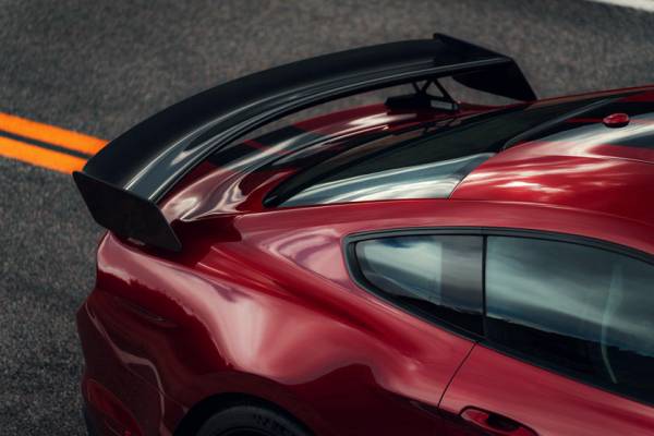 Крутые вещи стоят больших денег: сколько понадобится средств, чтобы заменить колесо из углеродного волокна Shelby GT500