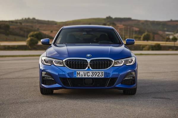 Поздравить автовладельцев: BMW приготовила новогоднее беспроводное обновление для своих моделей