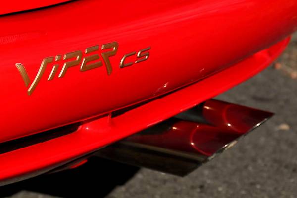 Уникальный спортивный автомобиль: выставлен на продажу единственный в мире Dodge Viper GTS CS