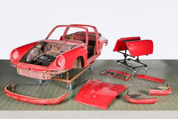 Как новенький после 40 лет в гараже: Porsche Classic провел заводскую реставрацию первого 911 S Targa 1967 года выпуска