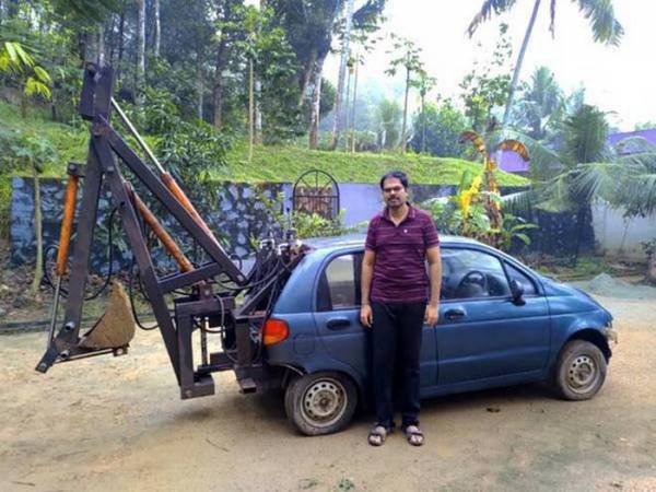 Повторное использование: индийский инженер переделал старый автомобиль во многофункциональный экскаватор