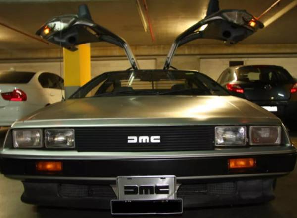 Новый DeLorean DMC-12: поклонники фильмов "Назад в будущее" смогут скоро прокатиться на оригинальном автомобиле будущего