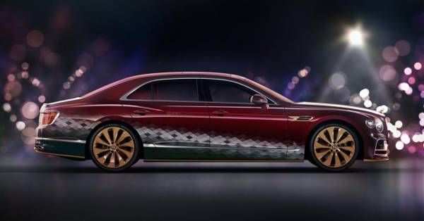 Компания Bentley пересадит Санта-Клауса на седан Flying Spur: представлен праздничный вариант модели