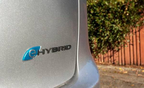 Chrysler Pacifica Hybrid 2021 года: обновленный минивэн предлагает гибридную мощность и улучшенную систему вождения
