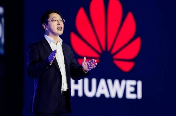 Представлен первый в мире электромобиль на платформе Huawei