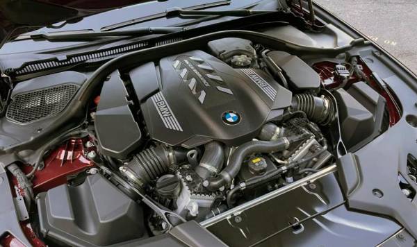 Обзор BMW M550i xDrive 2021 года: мощный седан с двигателем V8 и шикарным интерьером